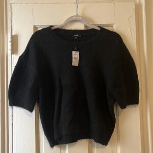 Puff sleeved sweater